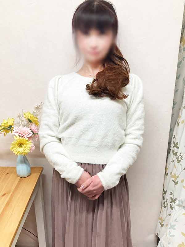 本厚木人妻デリヘル【熟女の風俗最終章 本厚木店】AV　みいな